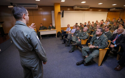 EMAER realiza reunião para discutir projetos estratégicos da FAB