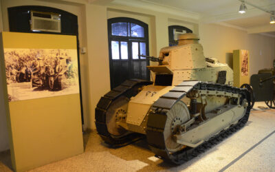 Museu reúne acervo da 2ª Guerra Mundial e blindados históricos