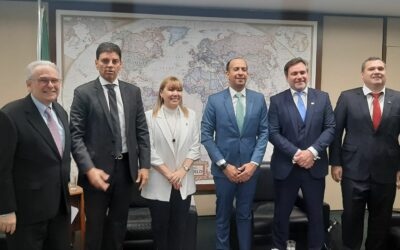 Presidente do PARLASUL discute agenda de integração regional na CREDN