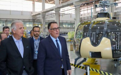 Ministro da Defesa confere linhas de produção de projetos estratégicos previstos no novo PAC