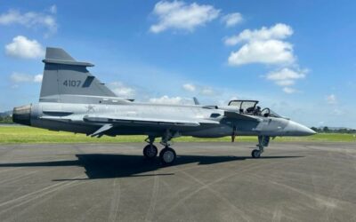 Sétimo caça F-39 Gripen decola de Navegantes (SC) rumo a Anápolis (GO)