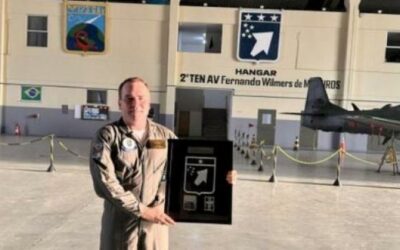 Militar da Marinha conclui Curso de Liderança de Esquadrilha de Caça na FAB